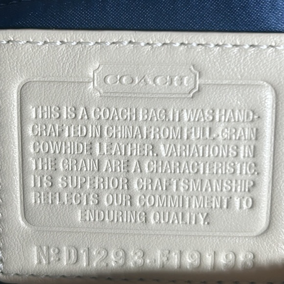 Coach patent leather (full grain cowhide) tote Rare EUC - Picture 16 of 16